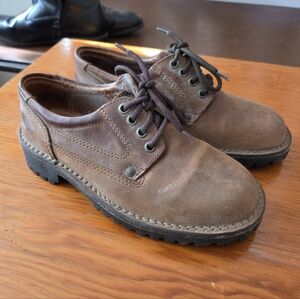 Brown Ladies Leather Shoes.